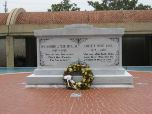 Tombstone_for_Martin_Luther_King_&_Coretta_Scott_King_at_MLK_Historic_Site_in_Atlanta