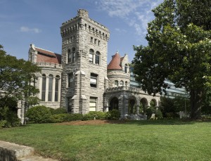 Photo of Rhodes Hall from the intersection of Peachtree Street and South Rhodes Center