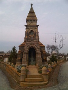 The Richards Mausoleum, Oakland Cemetery, Atlanta GA. Image from Wikimedia Commons, https://commons.wikimedia.org/wiki/File:Oakland-Cemetery-Richards-tomb.jpg (accessed April 5, 2016)