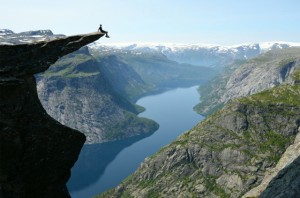Taken from http://fiqixirsi.com/most-beautiful-landscape-photos-of-norway/